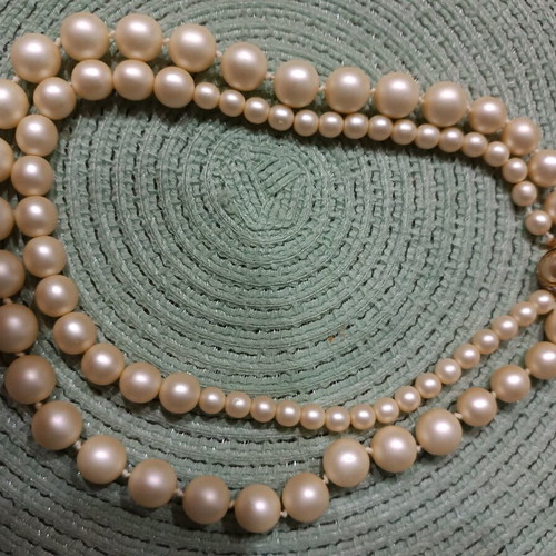 Pearl necklace double like new, white with rhinestone clasp