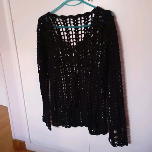 Sexy knitted black blouse like new with hematite beads
