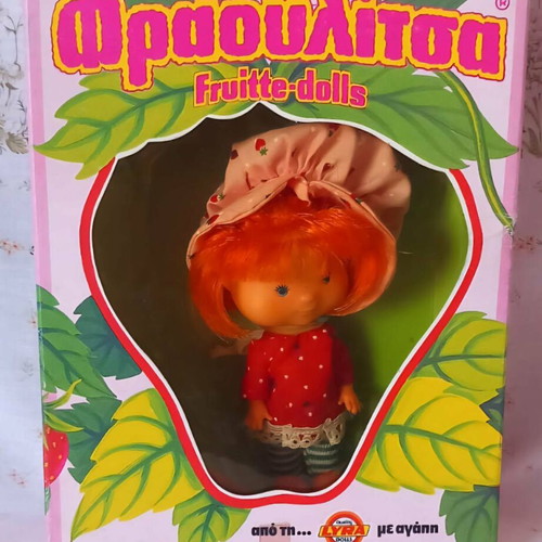 Strawberry Shortcake Lyra doll new with polka dot dress and poster