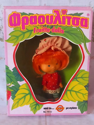 Strawberry Shortcake Lyra doll new with polka dot dress and poster