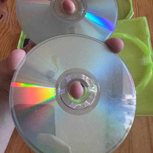Battlefield 3 Xbox 360 game, broken disc holder