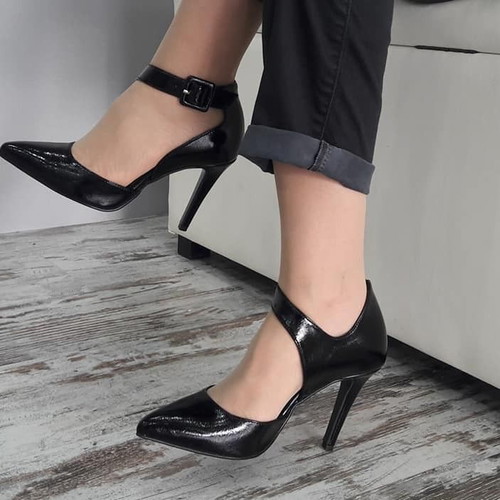 Patent leather pumps with side tie new, black, size 40