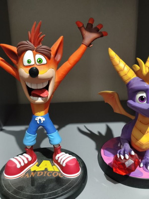 F4F PVC figures like new without boxes
