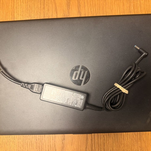 HP 15-r190nv laptop like new, SSD 120GB, Intel Celeron N3060