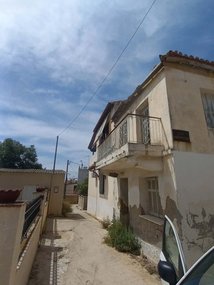 Διώροφη μονοκατοικία στην Αίγινα, 104 m² με 2 υπνοδωμάτια