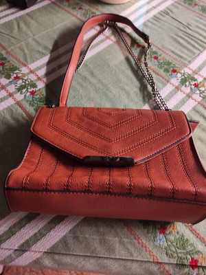 Shoulder bag beautiful, like new, height 16 cm, width 22 cm