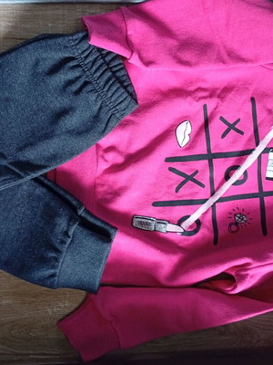 Girls' sweatshirt set new, size 5 years