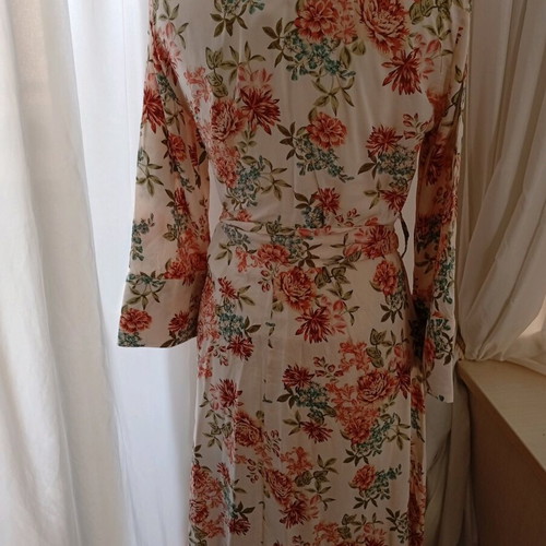 Long viscose dress with flowers and waist belt like new