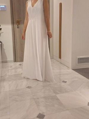 Maxi dress Mi-Ro white sleeveless, like new