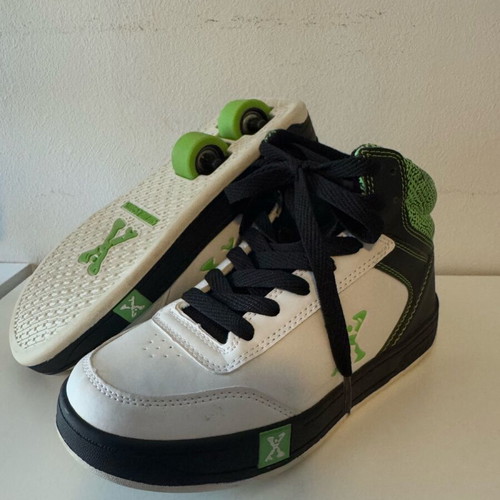 Sidewalk Sports boots with wheels no35 like new