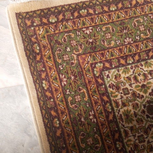 Classic wool rug like new 3.16 × 2.16 m