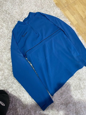 Nike Tech Fleece Dry Fit zip-up jacket like new, size M
