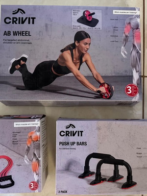 Фитнес оборудване ново с Push Up Bars и Ab Wheel Roller