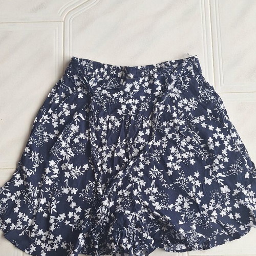Pink Woman skort size S like new with floral design