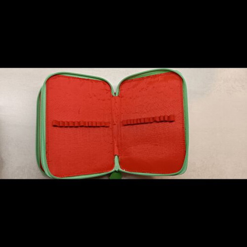 Minnie pencil case like new for girls