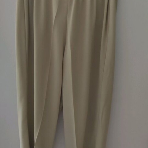 Oris women's suit like new, beige