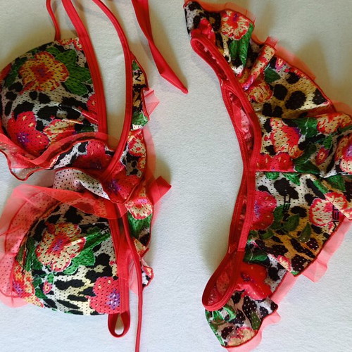 Med bikini red size small new