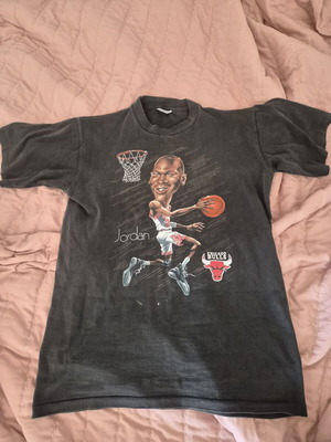 Jordan collectible t-shirt like new, authentic