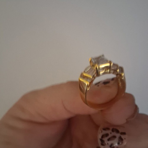 Vintage Atelier vintage statement ring No54 like new, gold and white