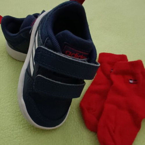 Adidas baby shoes no 19 and Tommy Hilfiger socks set like new
