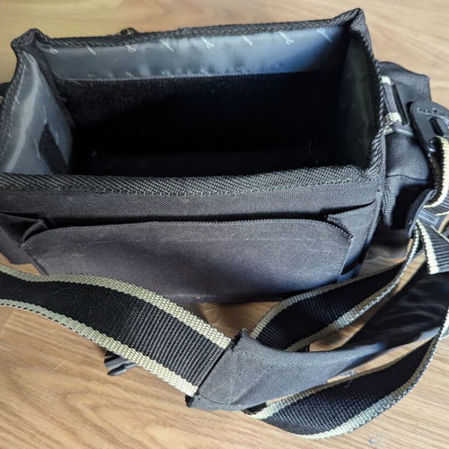 Small camera bag like new
