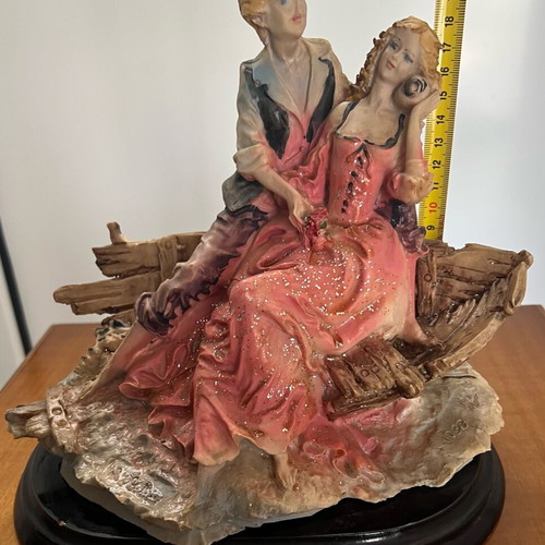 Vintage decorative figurine like new