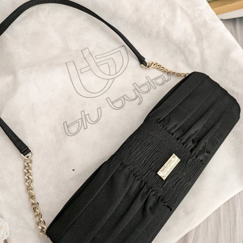 Blu Byblos shoulder bag with detachable strap like new, black