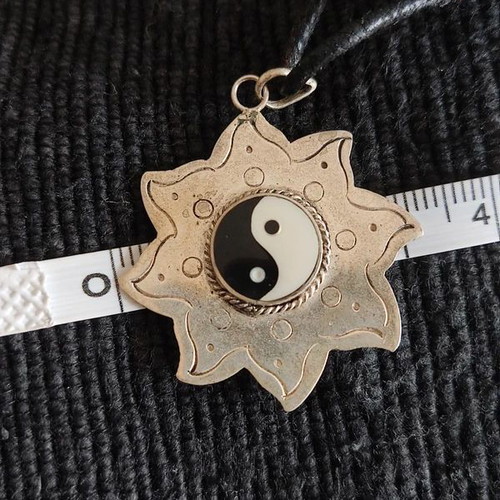 Silver 925 pendant used with Ying Yang on leather cord