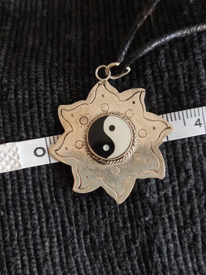 Silver 925 pendant used with Ying Yang on leather cord