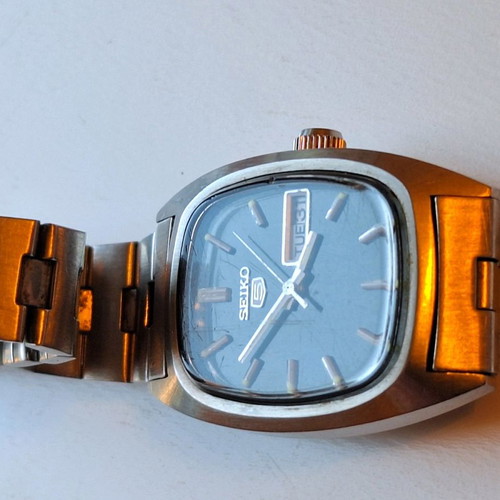 Vintage Seiko women's watch used in excellent condition