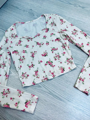 A-Style blouse with flowers like new, size S