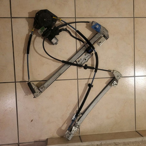 Alfa Romeo GT driver window regulator used