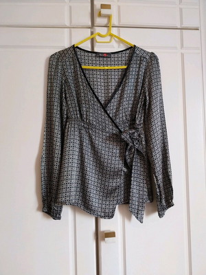 SeeX satin shirt like new, black and grey, size S