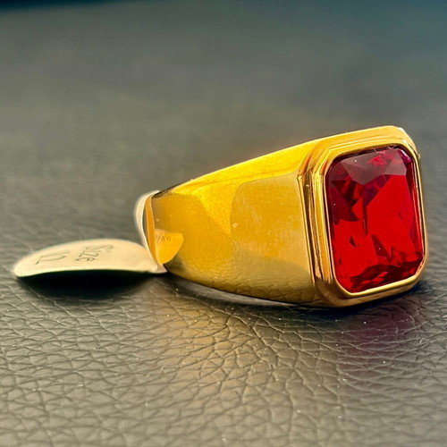 Golden Crimson Signet Ring new, red faceted crystal, 316L stainless steel
