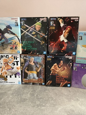 One Piece collectible figures and lights, new sealed