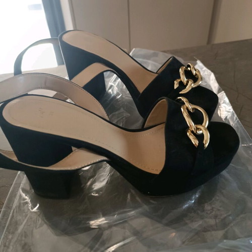 H&M high black sandals like new with chain, size 38