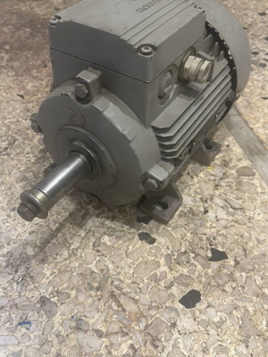 Siemens 1LA7106-4AA10 three-phase electric motor like new, 2.2 kW
