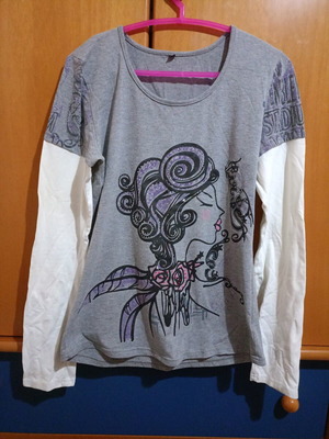 Gray cotton women's blouse with prints and rhinestones used
