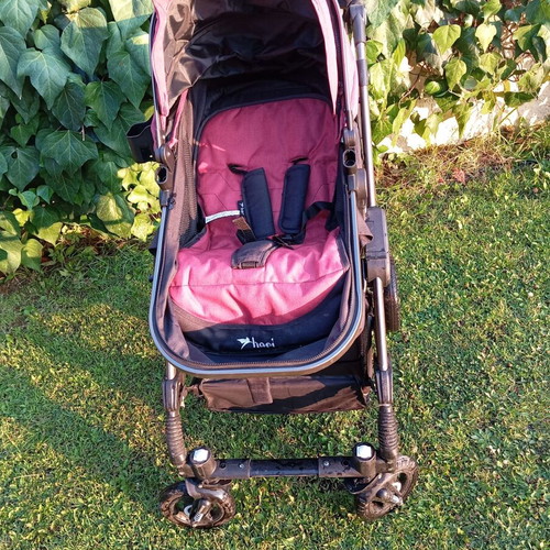 3 in 1 Baby Stroller like new with car seat and accessories