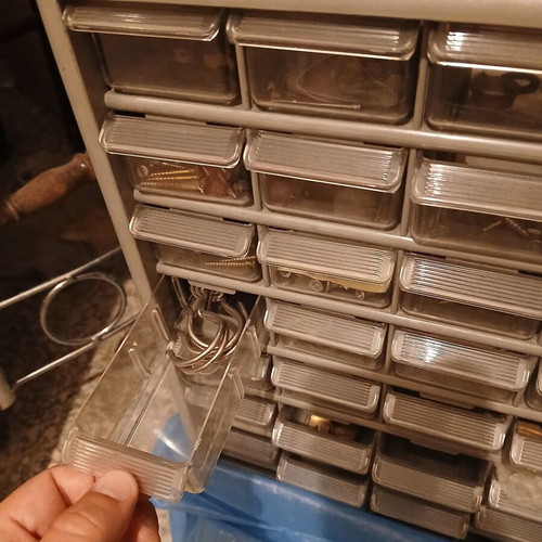Screw Organizer like new with multiple compartments for small parts