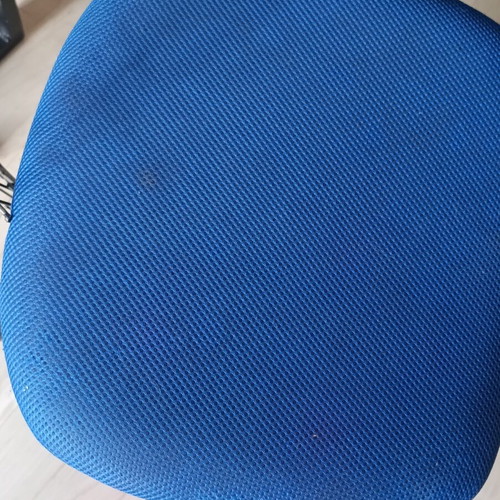 Children's blue office chair with wheels