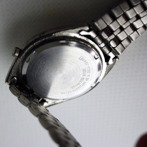 Seiko Quartz 21 Jewels Vintage Wristwatch Japan 2035 0224R2 New Battery