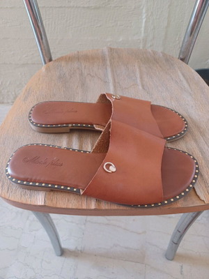 Sandals used size 39, two pairs white and brown