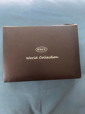 Kobe Bryant Collectible Set of 5 Gold-Colored Coins like new with Luxury Case