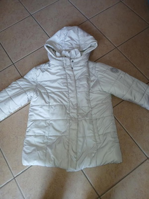 White jacket like new, waterproof, warm, size XS-S kids