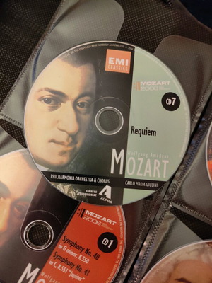 Mozart Requiem CD like new, Philharmonia Orchestra, Carlo Maria Giulini