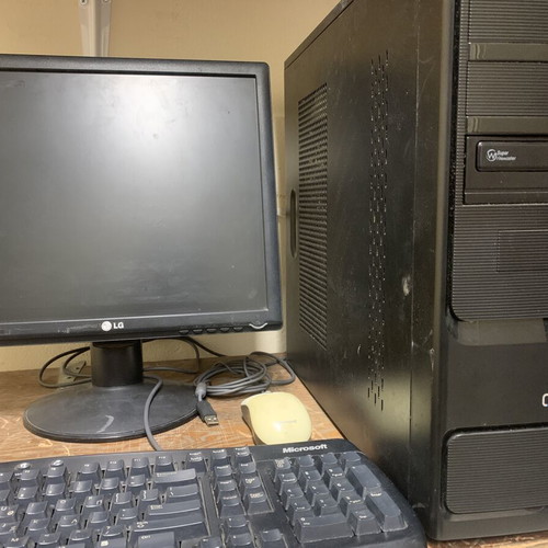 Desktop computer set Intel i3-4130, 4GB RAM, 240GB SSD, 500GB HDD, LG 17-inch monitor
