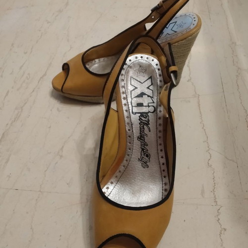 Platform shoes slightly used size 39 in orange-tan color