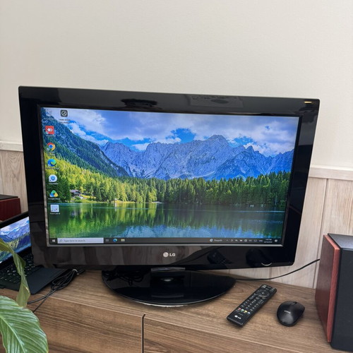 LG 32-Inch TV used, fully functional with remote