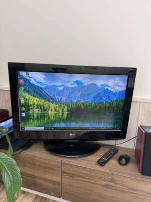 LG 32-Inch TV used, fully functional with remote